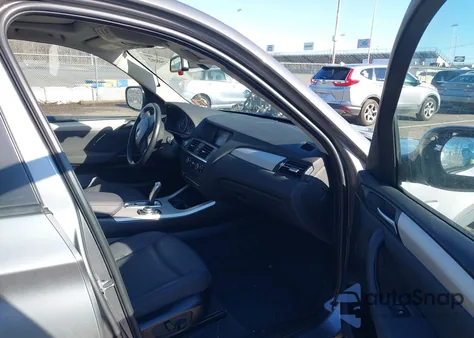 2011 BMW X3 xDrive28I z USA, uszkodzony, nr VIN 5UXWX5C5XBL702398